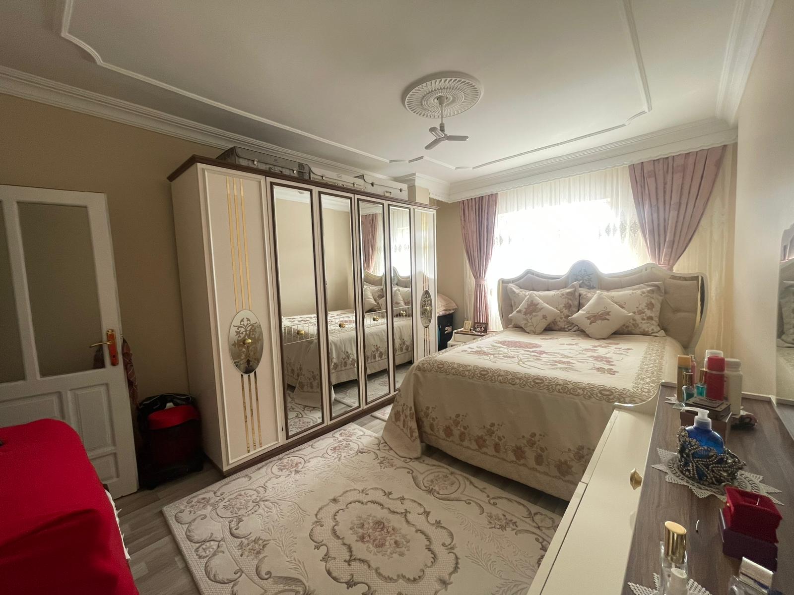 YILDIZKENT'TE SATILIK DAİRE